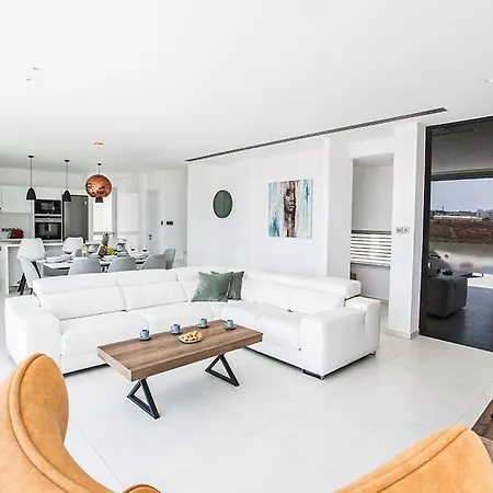 Manta Agrotikos - Stunning 3 Bedroom With Pool - Close To The Villa *